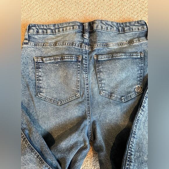 Indigo Rein Medium Wash Crop Distressed High Rise Jeans 9/28 - Picture 4 of 9